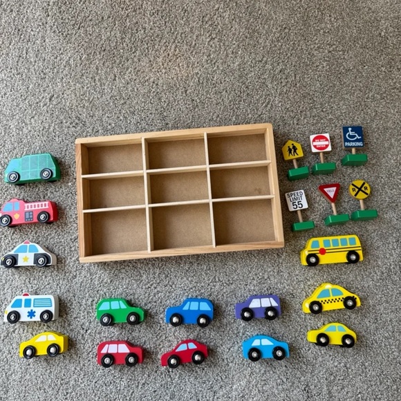 Melissa & Doug Wooden Vehicles & Traffic Signs Set Plus Additional Vehicles EC - Picture 4 of 5